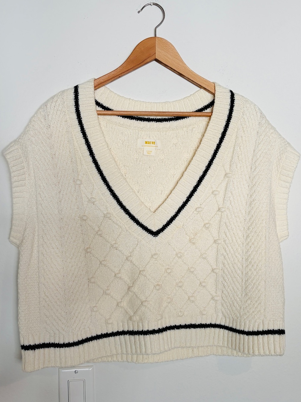 Maeve by Anthropologie Cream Cable-Knit V-Neck Sweater Vest with Black Trim sz L